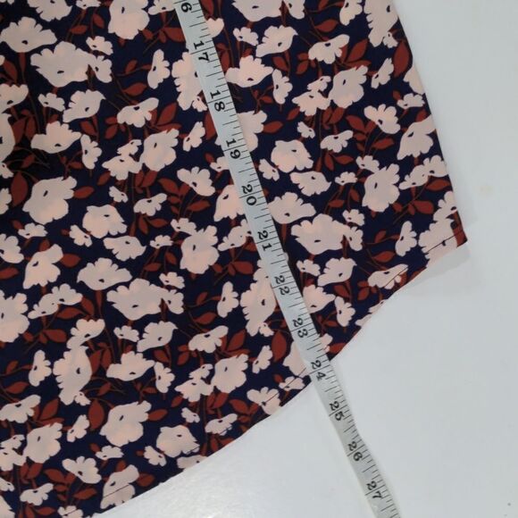 Lark & Ro Floral Print Short Sleeve Blouse Size Medium - Picture 8 of 8